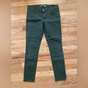 NWOT Army Green Levi’s 711 skinny